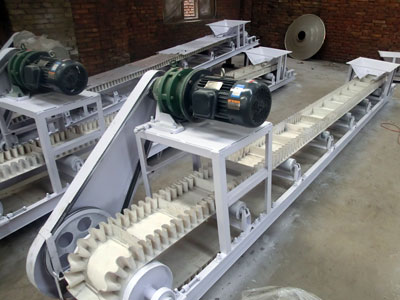 白色食品用波狀擋邊皮帶輸送機試