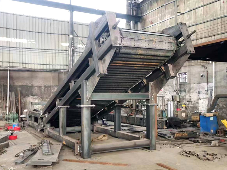 重型板鏈輸送機(jī)
